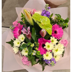 HAND TIED 04