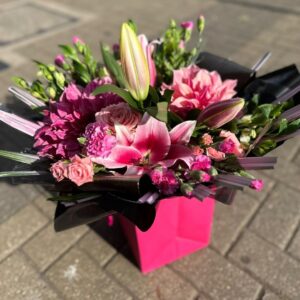HAND TIED 01